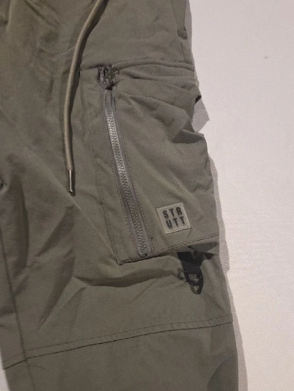 Strut! Men's Olive Green Drawstring Cargo Pants